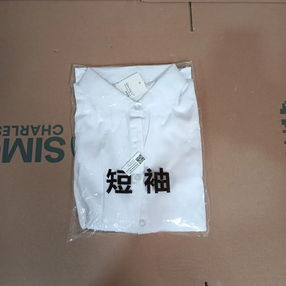 WHITE SHORT-SLEEVE SHIRT – TAG ATTACHED -- SEALED BAG.