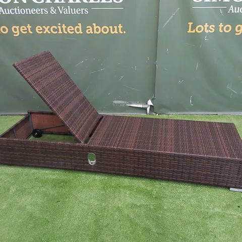 DESIGNER MANUAL ADJUSTABLE SUNLOUNGER IN CHOCOLATE MIX RATTAN