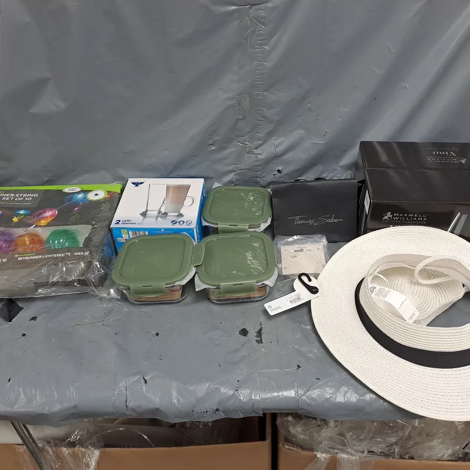 APPROXIMATELY 6 ASSORTED DAMAGED HOUSEHOLD GOODS TO INCLUDE GARDEN LIGHTING, DRINK GLASSES, AND FOOD CONTAINERS ETC.