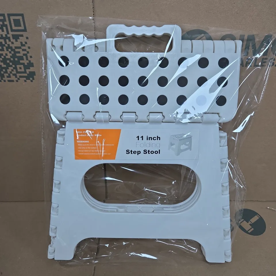 11 INCH FOLDING STEP STOOL IN WHITE 