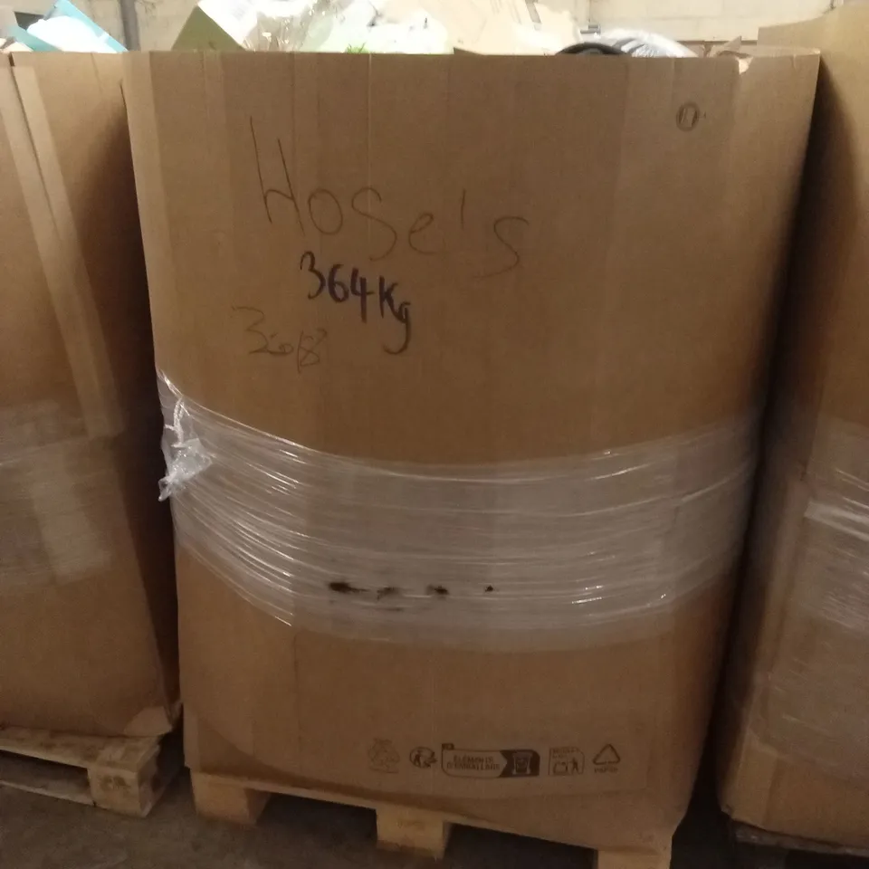 PALLET TO CONTAIN A LARGE ASSORTMENT OF HOSES AND SIMILAR BASED SWIMMING GOODS AND PRODUCTS