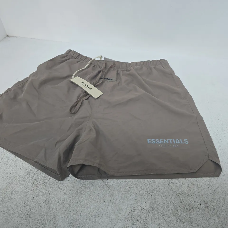 FEAR OF GOD ESSENTIALS SHORTS – SIZE LARGE 