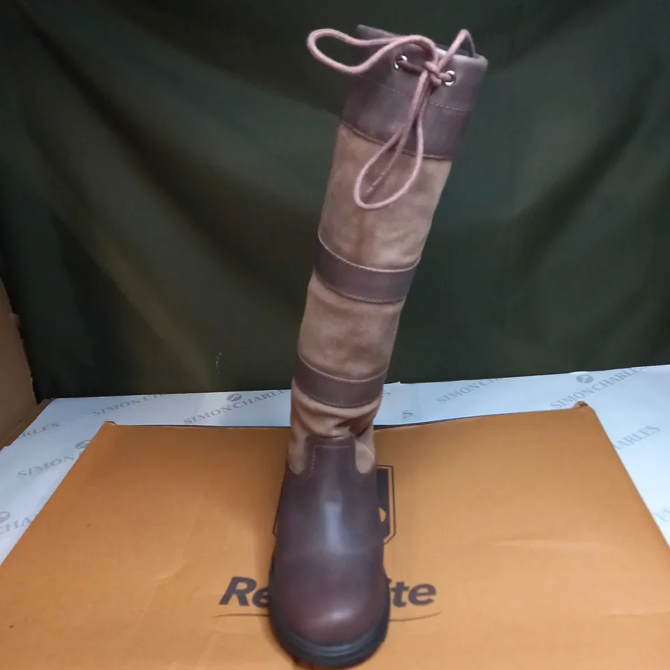 BOXED REQUISITE GRANGER BOOTS SIZE 6