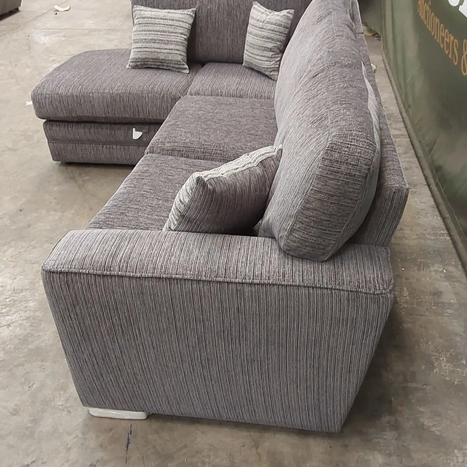 DESIGNER FABRIC UPHOLSTERED CORNER CHAISE SOFA - GREY