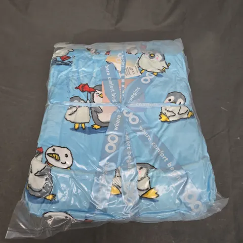 SEALED OODIE HOODED OVERSIZED BLANKET - PENGUIN     