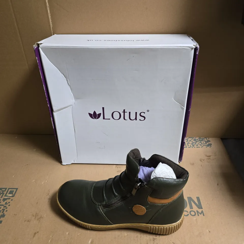LOTUS GREEN LEATHER ANKLE BOOT – ZIP CLOSURE - UK SIZE 8
