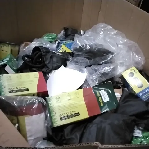 PALLET CONTAINING LARGE QUANTITIES OF HOSES