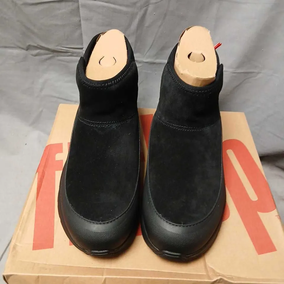 FITFLOP NEO-D-HYKER WARM SUEDE PULL-ON OUTDOOR MINI BOOTS – BLACK, UK 7