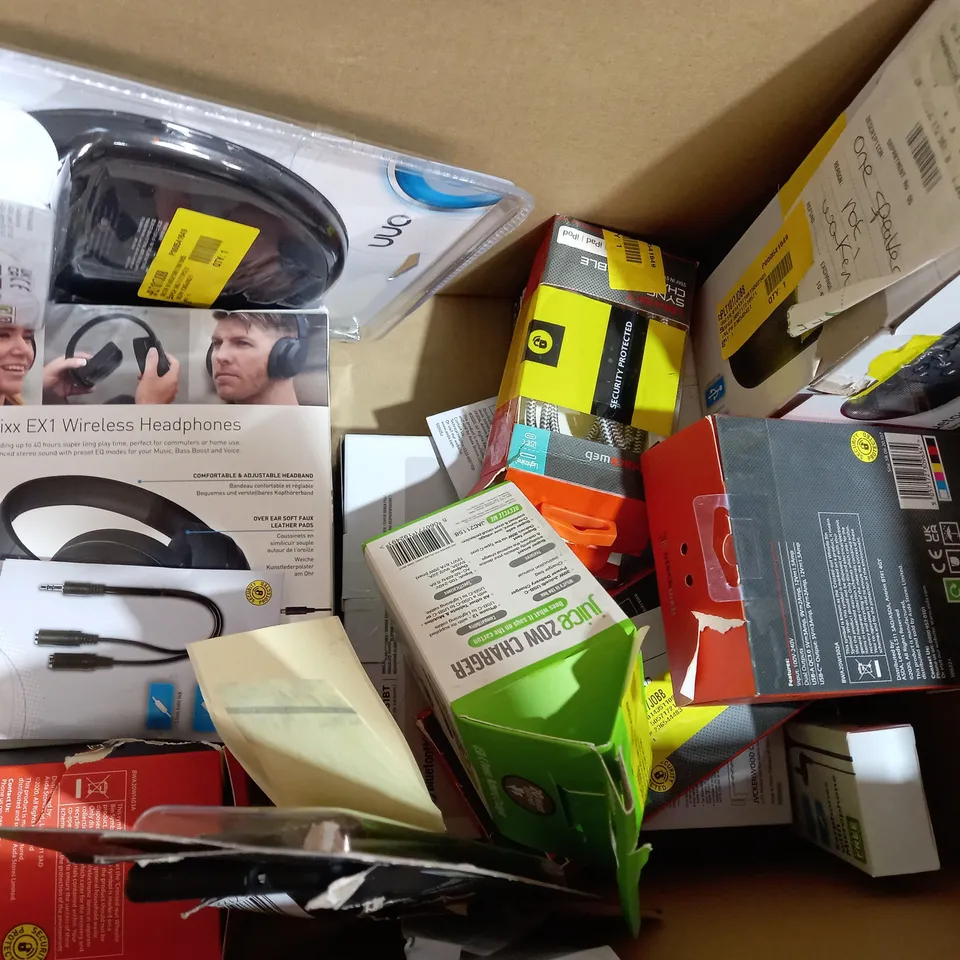 LOT OF APPROXIMATELY 20 ASSORTED HOUSEHOLD ITEMS TO INCLUDE BLACKWEB HSMI CABLE, JVC DEEPBASS WIRELESS HEADPHONES, ASDA TECH SLIM WIRELESS MOUSE, ETC