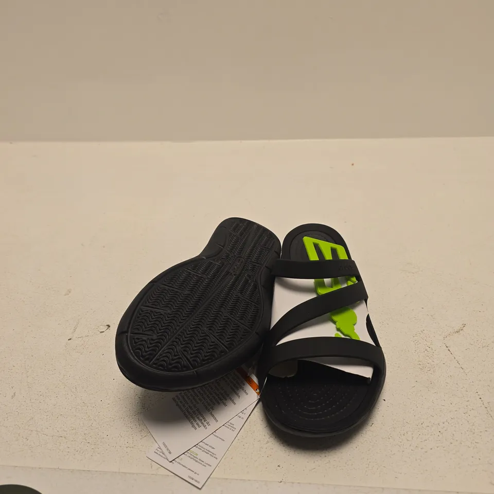 CROCS BLACK SANDALS – UNISEX SIZE W7