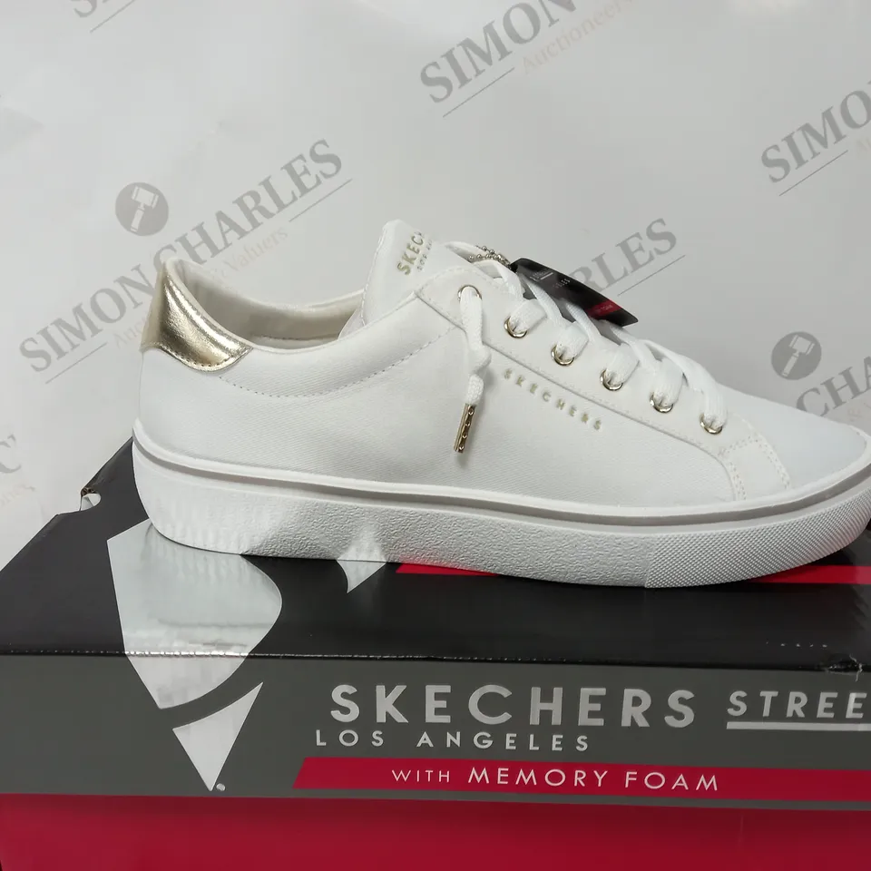 BOXED PAIR OF SKECHERS STREET SHOES IN WHITE UK SIZE 7