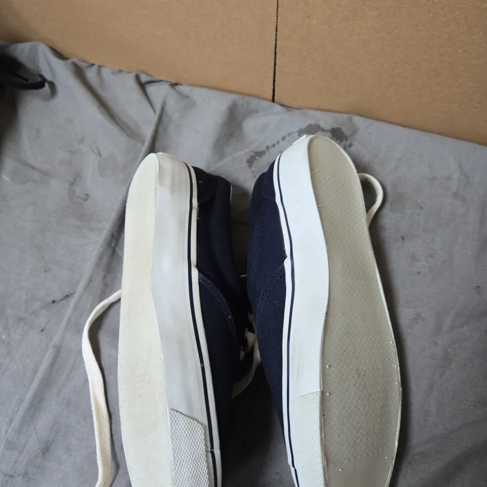 VANS NAVY BLUE CANVAS SNEAKERS – UK 5 (EU 38)