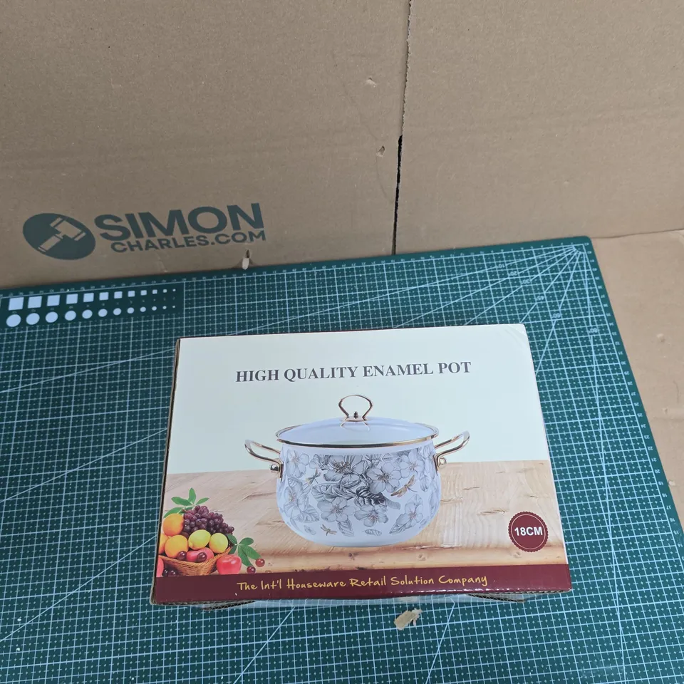 ENAMEL POT WITH LID – 18CM, BOXED
