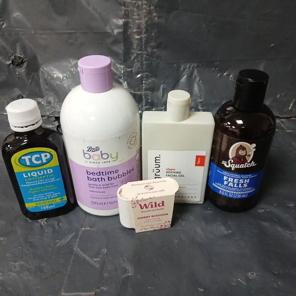 APPROXIMATEY 20 ASSORTED HEALTH AND BEAUTY PRODUCTS TO INCLUDE TCP LIQUID, BABY BEDTIME BATH AND DR SQUATCH SHAMPOO