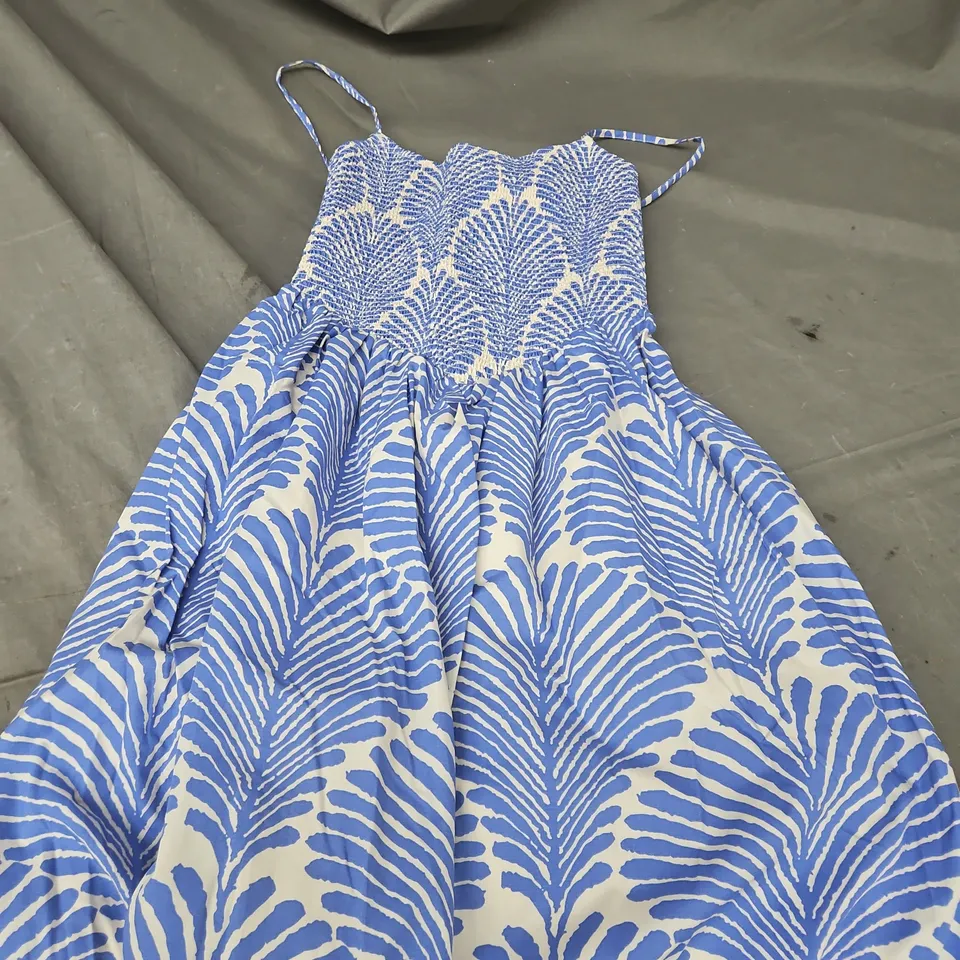 ABERCROMBIE & FITCH WOMEN'S BLUE & WHITE SMOCKED BODICE DRESS - X-SMALL