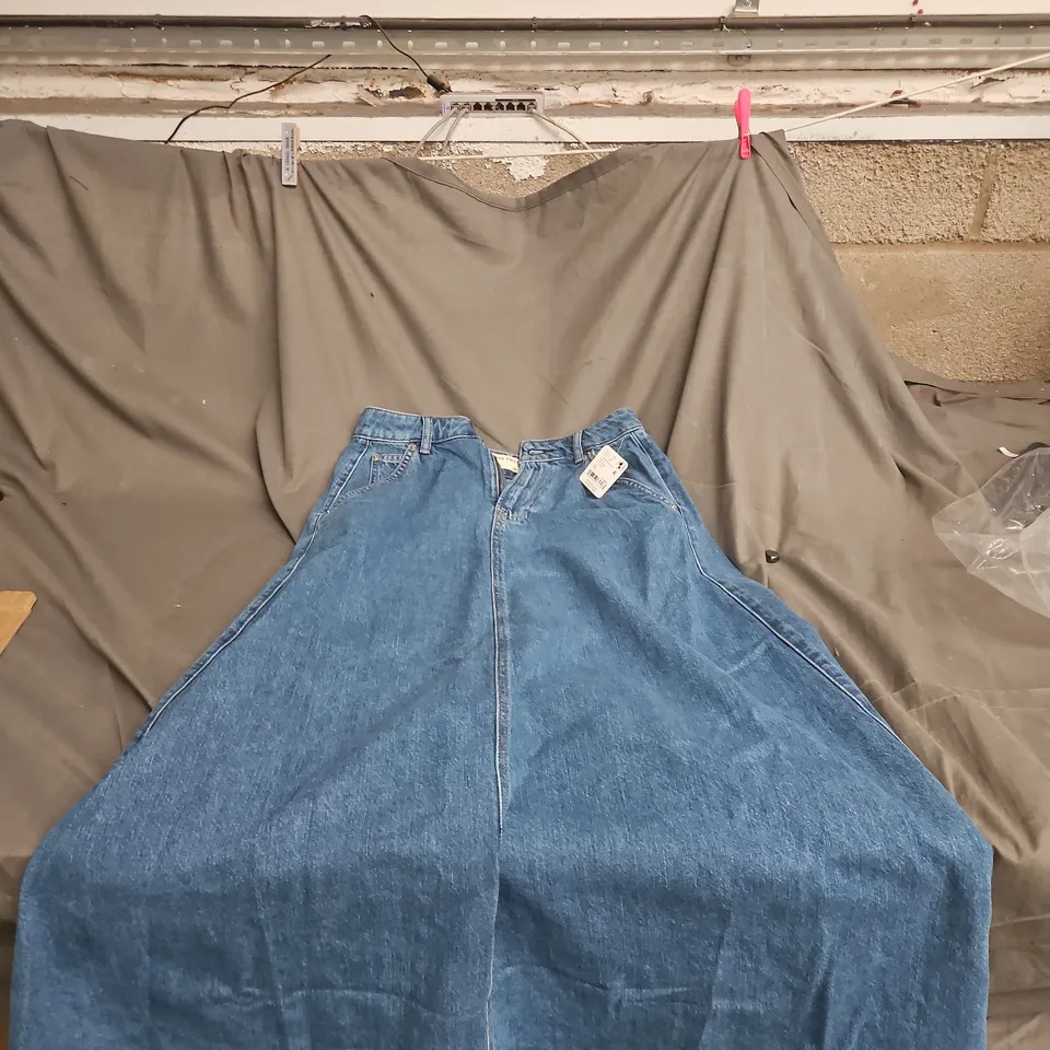 WE THE FREE FLAMENCO BEACH BLUE DENIM SKIRT SIZE 26