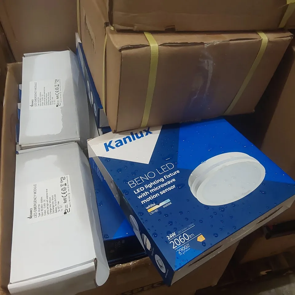 PALLET CONTAINING A VERY LARGE QUANTITY OF ASSORTED LIGHTING PRODUCTS TO INCLUDE: KANLUX BENO LED LIGHTING FIXTURES WITH MICROWAVE MOTION SENSORS, LED EMERGENCY MODULES, LED PANEL LIGHTS ECT