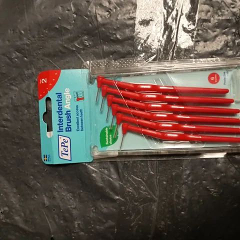 BOX OF APPROXIMATELY 25 ASSORTED ITEMS TO INCLUDE: PREGNANCY TESTS AND INTERDENTAL BRUSHES