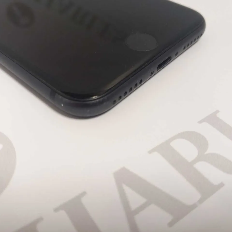 APPLE IPHONE 8 IN BLACK - LOCKED TO ICLOUD