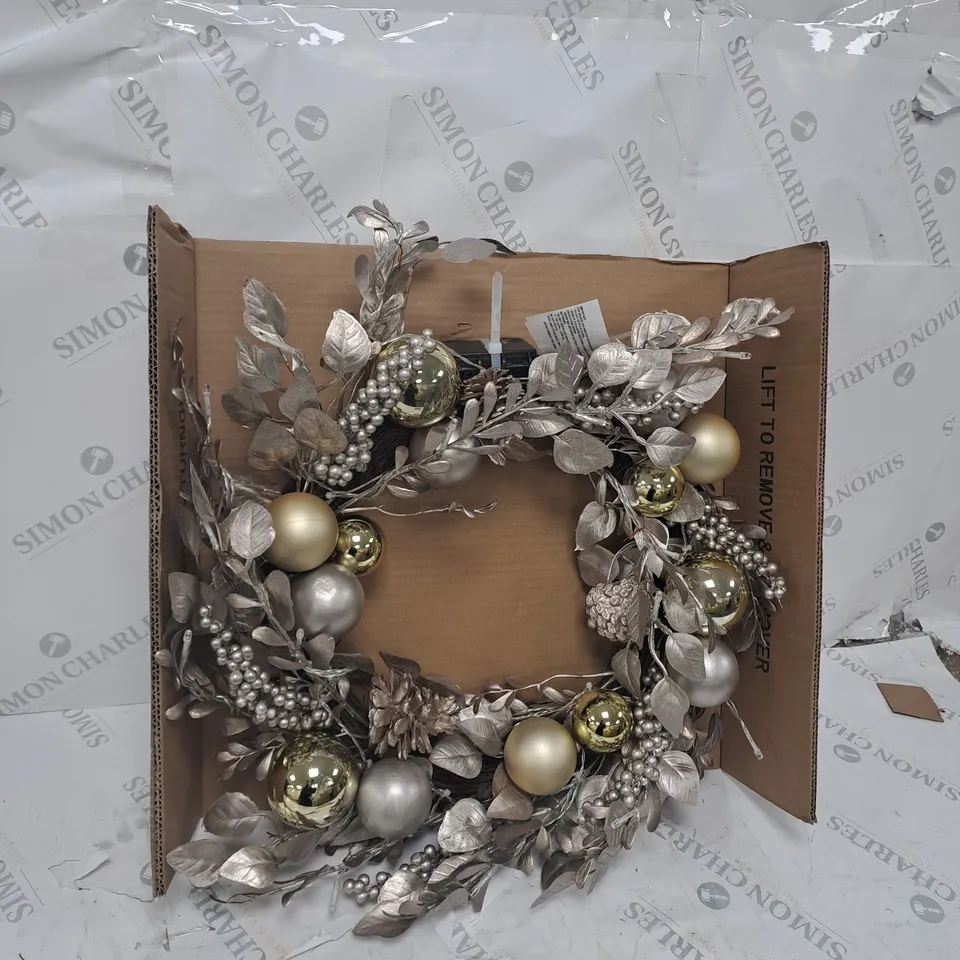 CHAMPAGNE AND GOLD PRE-LIT FESTIVE WREATH RRP £32.99