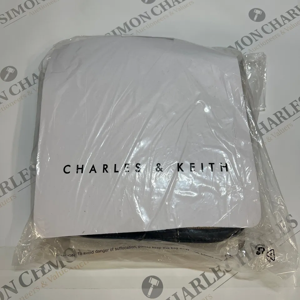 CHARLES & KEITH CHARLOT CANVAS CROSS-BODY BAG IN BLACK SIZE S