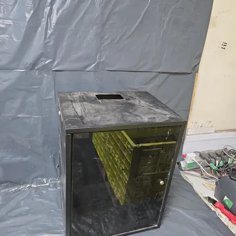 LOCKABLE COMPUTER STORAGE CASE