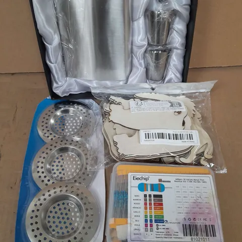 APPROXIMATELY 20 ASSORTED HOUSEHOLD ITEMS TOO INCLUDE, WHISKY FLASK - EIECHIP -DRAIN STOPERS ETC