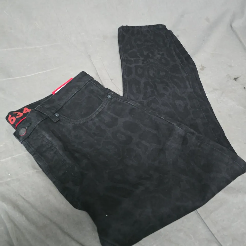 HUGO JEANS BY HUGO BOSS – BLACK DENIM, UK 34 (34W, REGULAR)