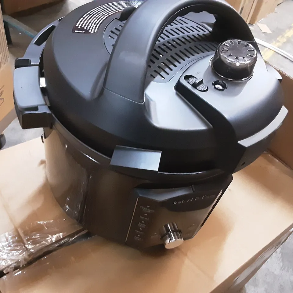 INSTANT BRANDS AF8 PRO CRISP AIR FRYER