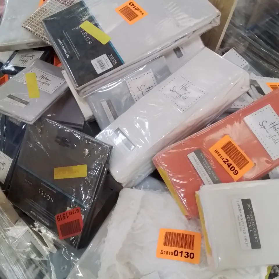 PALLET CONTAINING VERY LARGE AMOUNT OF BRAND NEW FITTED SHEETS, FLAT SHEETS PILLOW CASES ECT. //SIZES AND COLOURS VARY