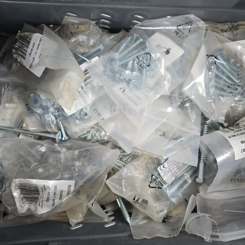APPROXIMATELY 10 ASSORTED HOUSEHOLD ITEMS TO INCLUDE VARIOUS SCREWS AND BOLTS, ETC