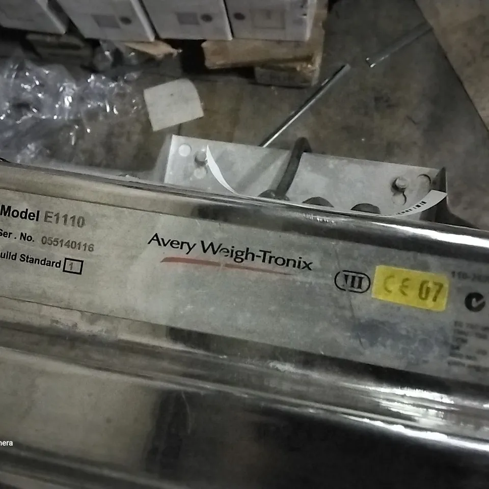 AVERY WEIGH-TRONIX E1110 SCALE