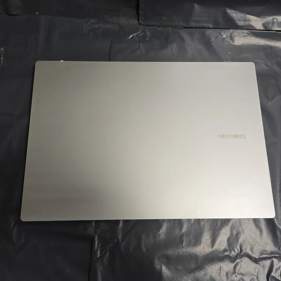 SAMSUNG NP345XNA LAPTOP