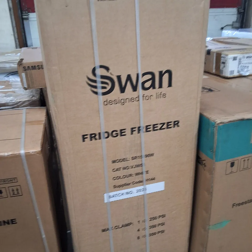 BOXED SWAN SR15690W 48CM WIDE, 144CM HIGH, 50/50 SPLIT COMPACT FRIDGE FREEZER - WHITE