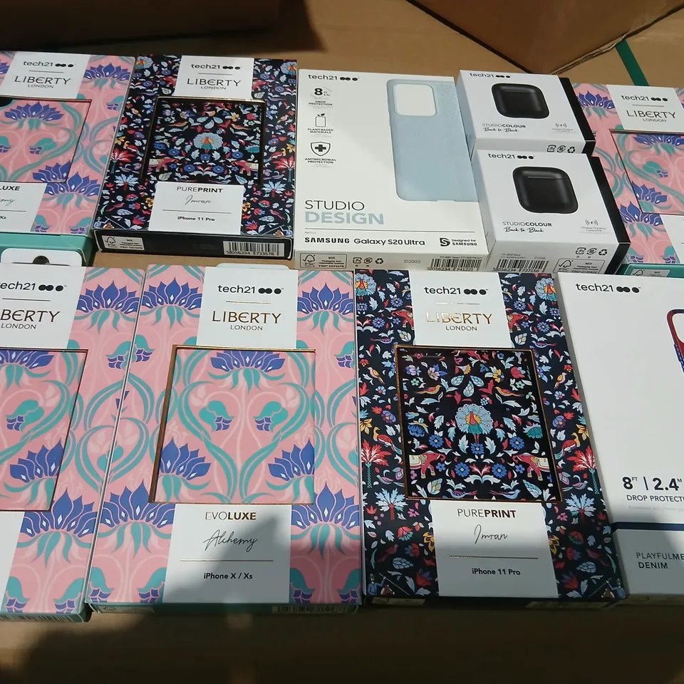 BOX CONSISTING OF A LARGE QUANTITY OF ASSORTED ELECTRICAL ACCESSORIES TO INCLUDE; TECH 21 PHONE CASES AND EARBUD CASES