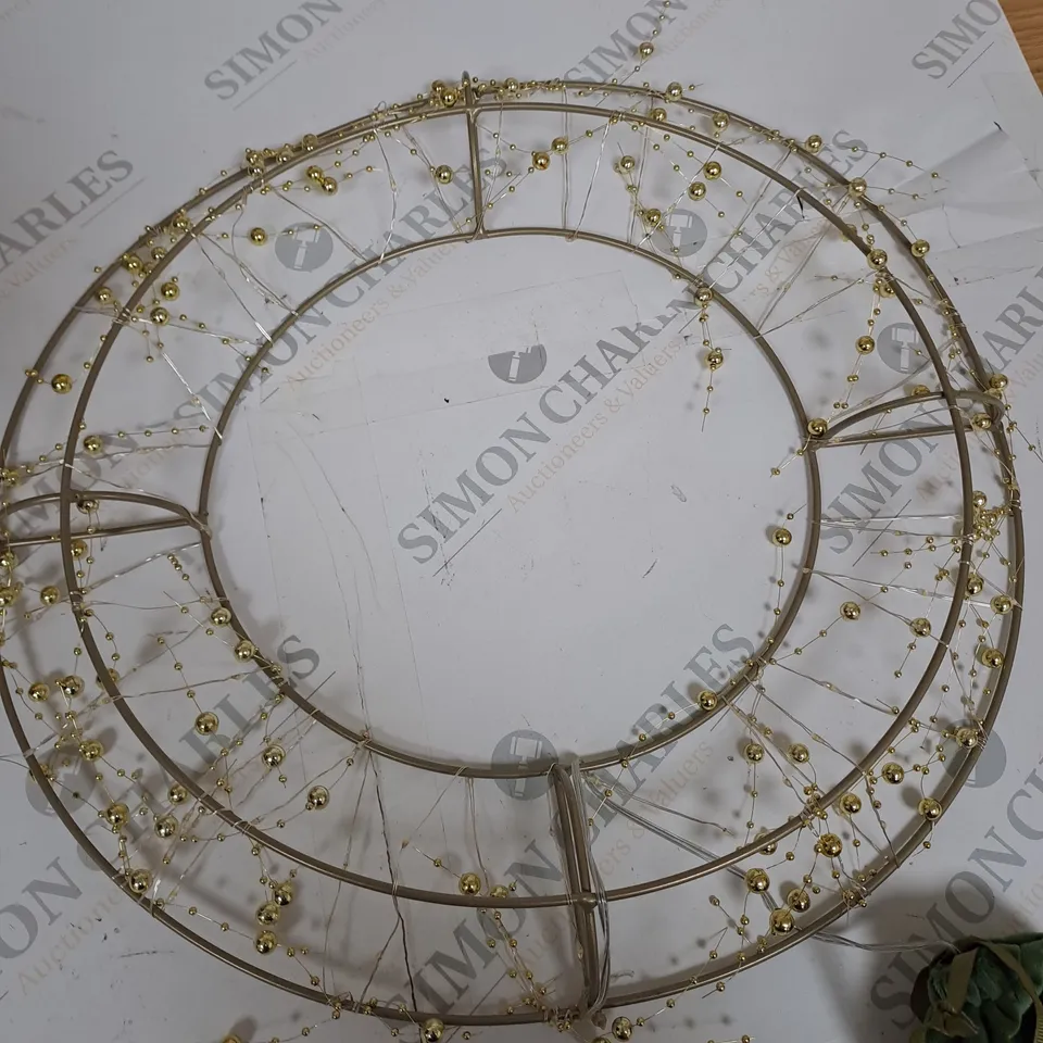 SARA DAVIES PRE-LIT GOLDEN WREATH 