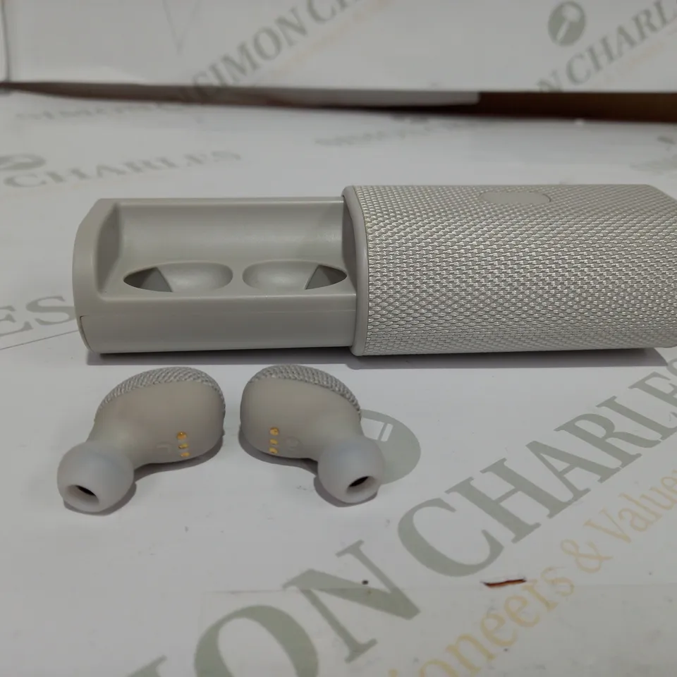 JQM ULTRA WIRELESS HEADPHONES