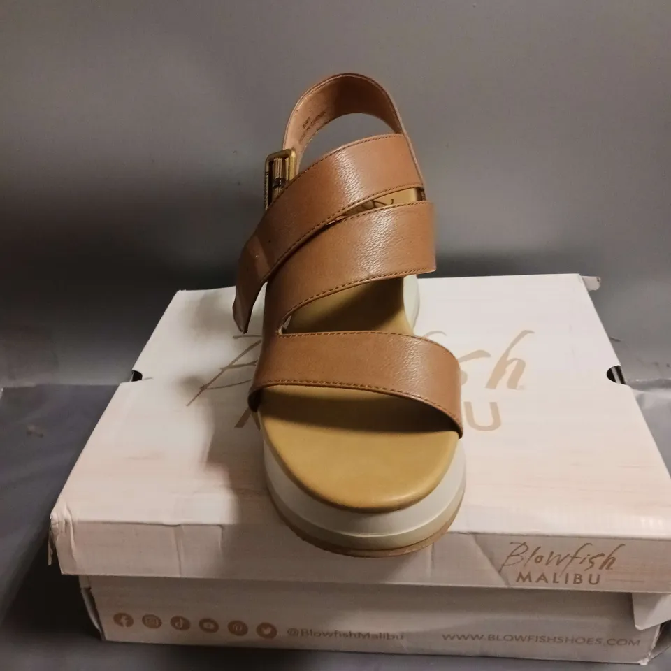 BLOWFISH MALIBU LADIES WEDGE SANDAL BROWN SIZE 8
