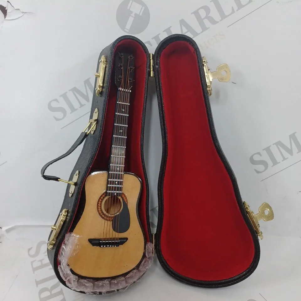 BOXED ALANO MINIATURE ACOUSTIC GUITAR ORNAMENT & CASE  