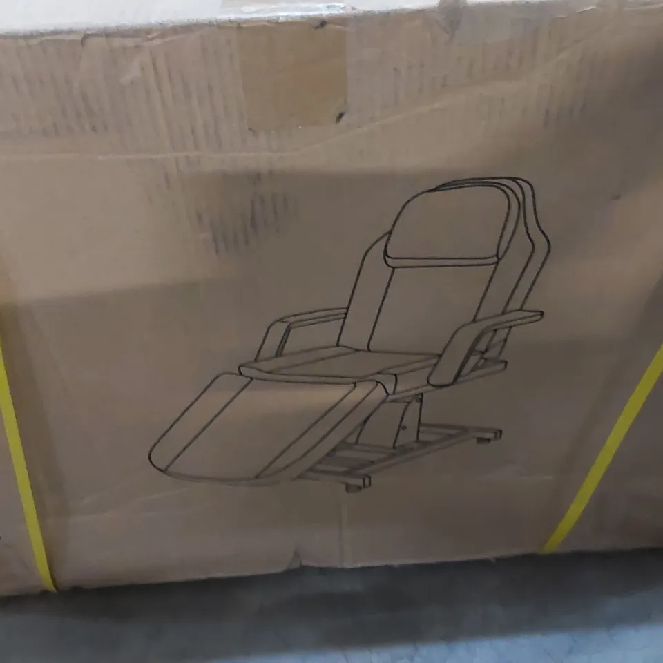 BOXED MANUAL RECLINING CHAIR IN WHITE 1/2 BOXES