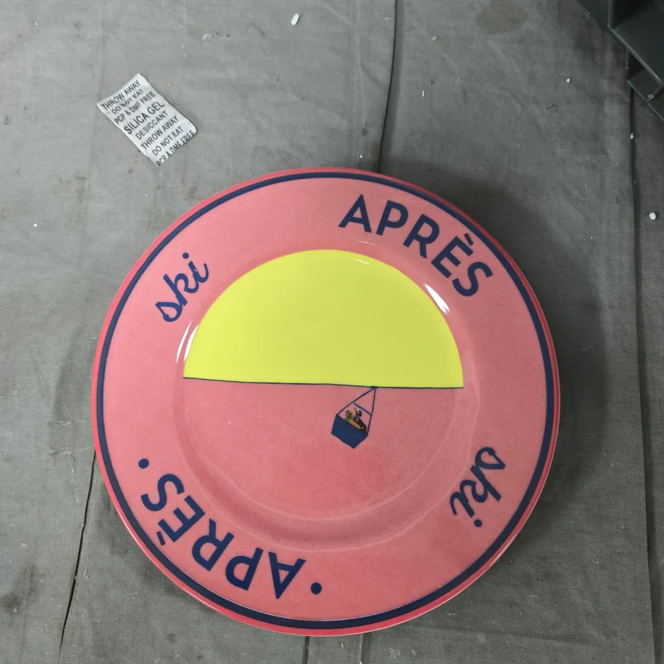 TOTE OF APPROXIMATELY 8 ASSORTED GLASS/CERAMIC ITEMS TO INCLUDE: GLASS STORAGE CONTAINER AND ANTHROPOLOGIE PLATE 