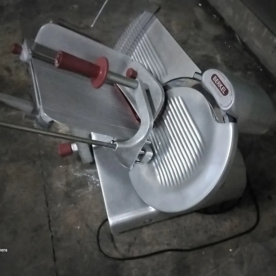 AVERY BERKEL VERTICAL MEAT SLICER