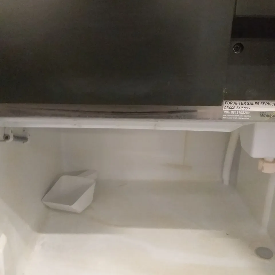 WHIRLPOOL K40 COMMERCIAL ICE MAKING MACHINE 20KG CAPACITY MODEL: CC613
