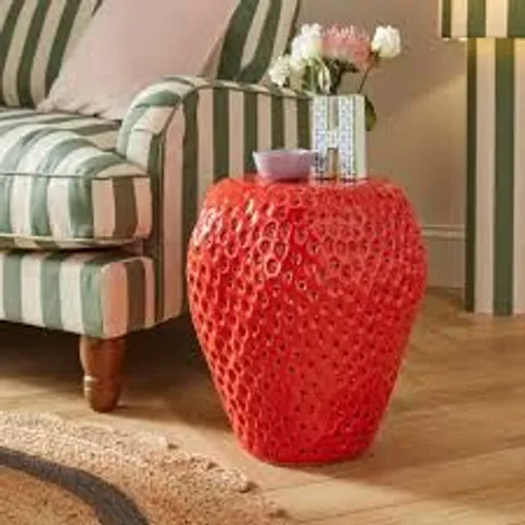 BOXED STRAWBERRY CERAMIC TABLE