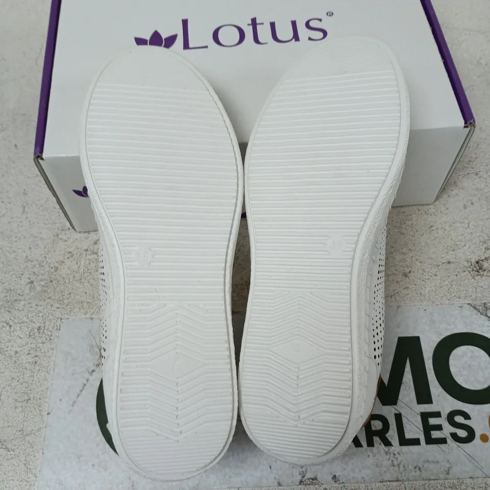 BOXED PAIR OF LOTUS LORENA SHOES IN WHITE LEATHER - EU 38