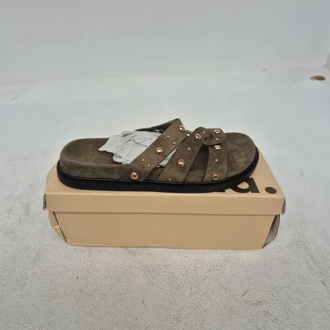 BOXED PAIR OF INIA TARA SANDALS IN GREEN - SIZE 39