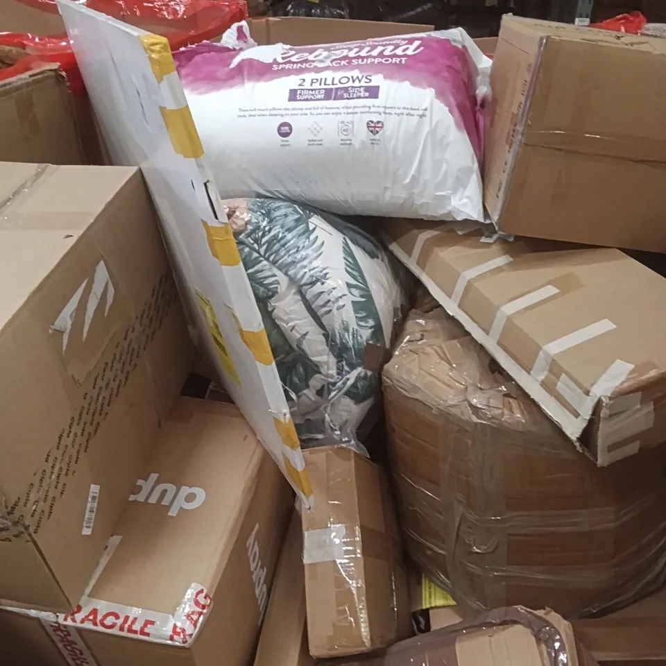 PALLET OF ASSORTED HOUSEHOLD GOODS AND PRODUCTS TO INCLUDE; PILLOWS, DUVET, BOXED FURNITURE ETC