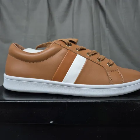 BOXED DUNE CAMEL LEATHER SIDE STRIP TRAINERS - SIZE 8