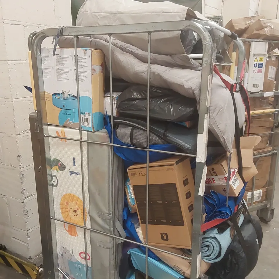 CAGE CONTAINING A LARGE QUANTITY OF ASSORTED ITEMS INCLUDING: SLEEPING BAG, PET PADDLING POOL, YOGA MAT ECT // CAGE NOT INCLUDED