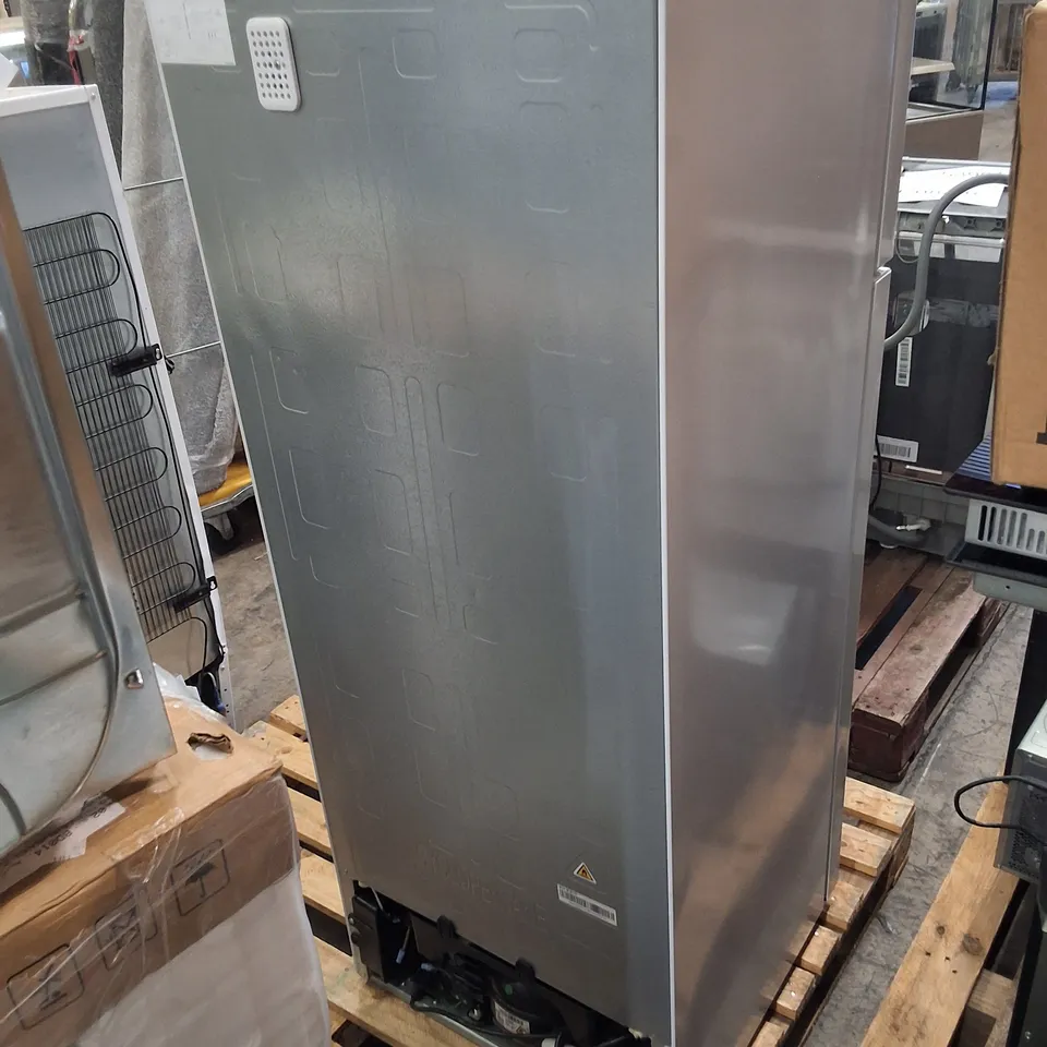 ZANUSSI 80/20 FRIDGE FREEZER IN WHITE